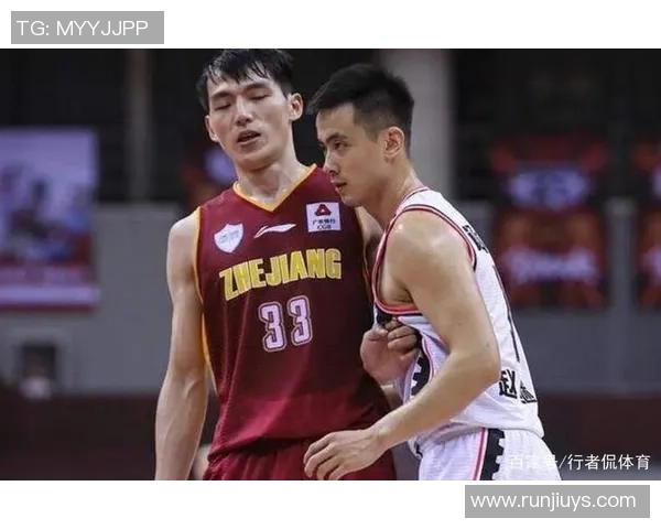 武汉篮球队灵活性引发热议球迷观点各异争论不断