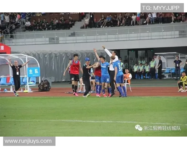 赛后复盘分析上海足球队与杭州足球队的表现与状态对比