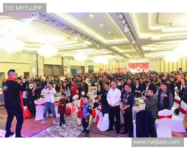 足球明星们齐聚一堂送祝福微信图片传递新春喜悦与团圆温情