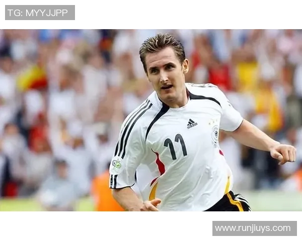 足球明星专属发型精选展现个性魅力与时尚风范的完美结合