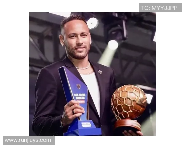 足球明星小罗近况揭秘：从绿茵场到生活新篇章的转变与挑战