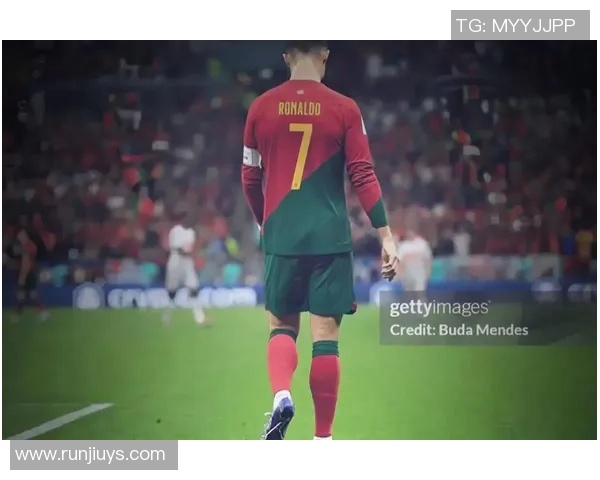 足球明星抖音壁纸精选分享让你随时感受绿茵场上的激情与魅力